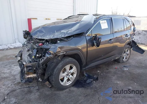 2021 Toyota Rav4 Xle z USA, uszkodzony, nr VIN 2T3P1RFV9MW192281